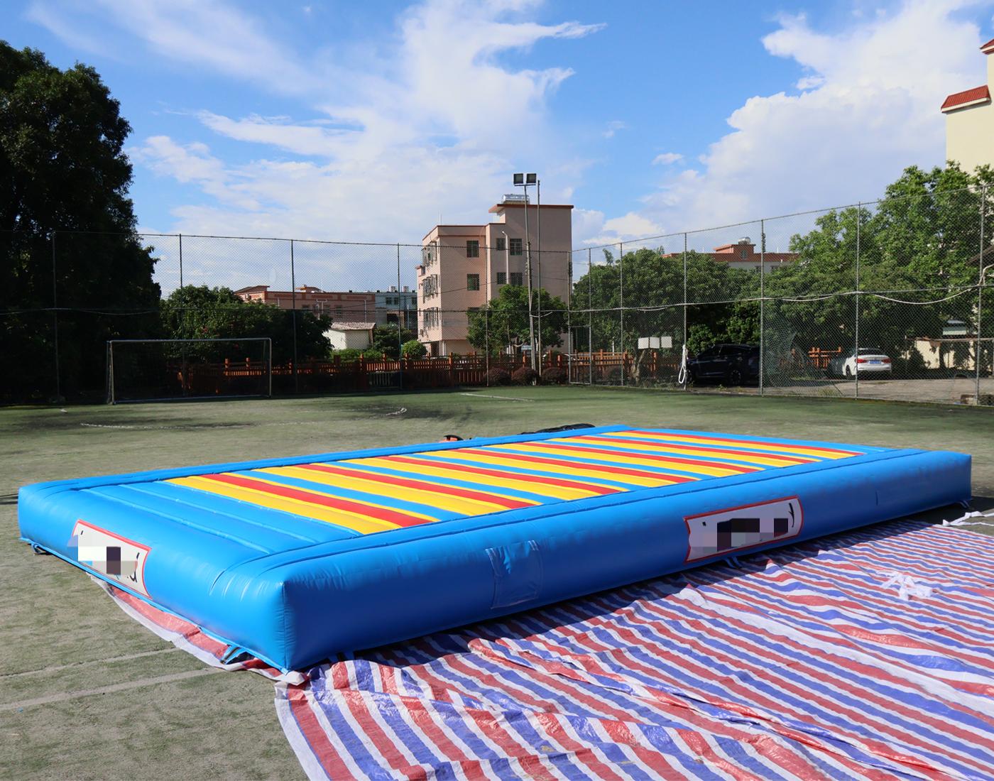 Inflatable Bounce Pad for Gym  - đánh giá và giá Kids Outdoor Jump House